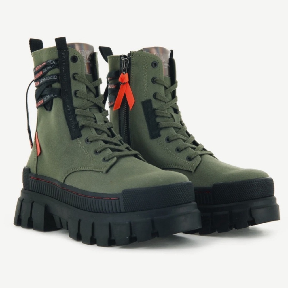 Palladium revolution boots 8.5 Woman’s - New with box
